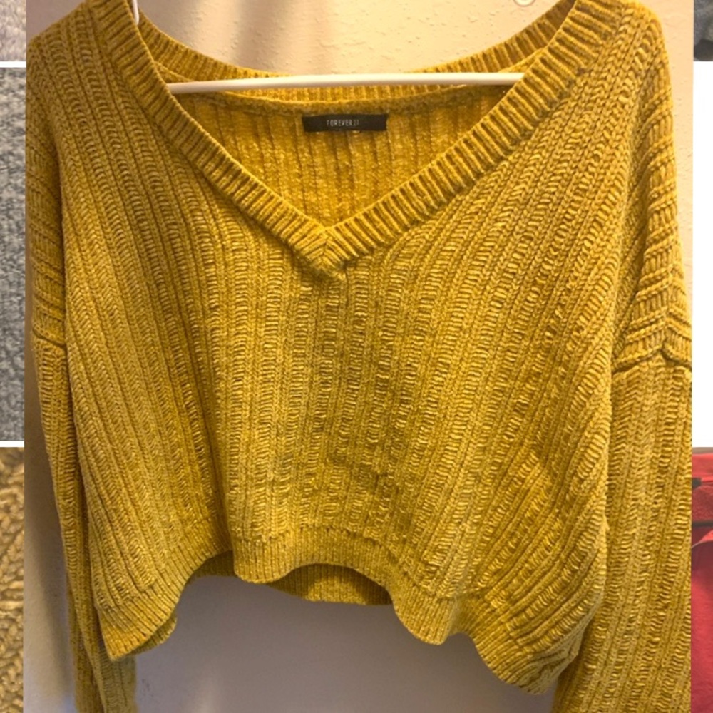 yellow cropped knit sweater✨